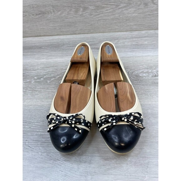 Crocs Women's Ballet Flats 8 Cap Toe Bow Slip On Comfort Cream Shoes - Picture 2 of 10